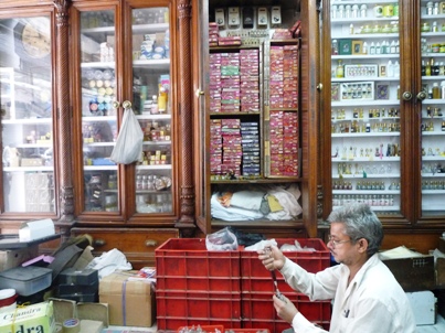 Il negozio in Chandni Chowk di oli essenziali e incensi